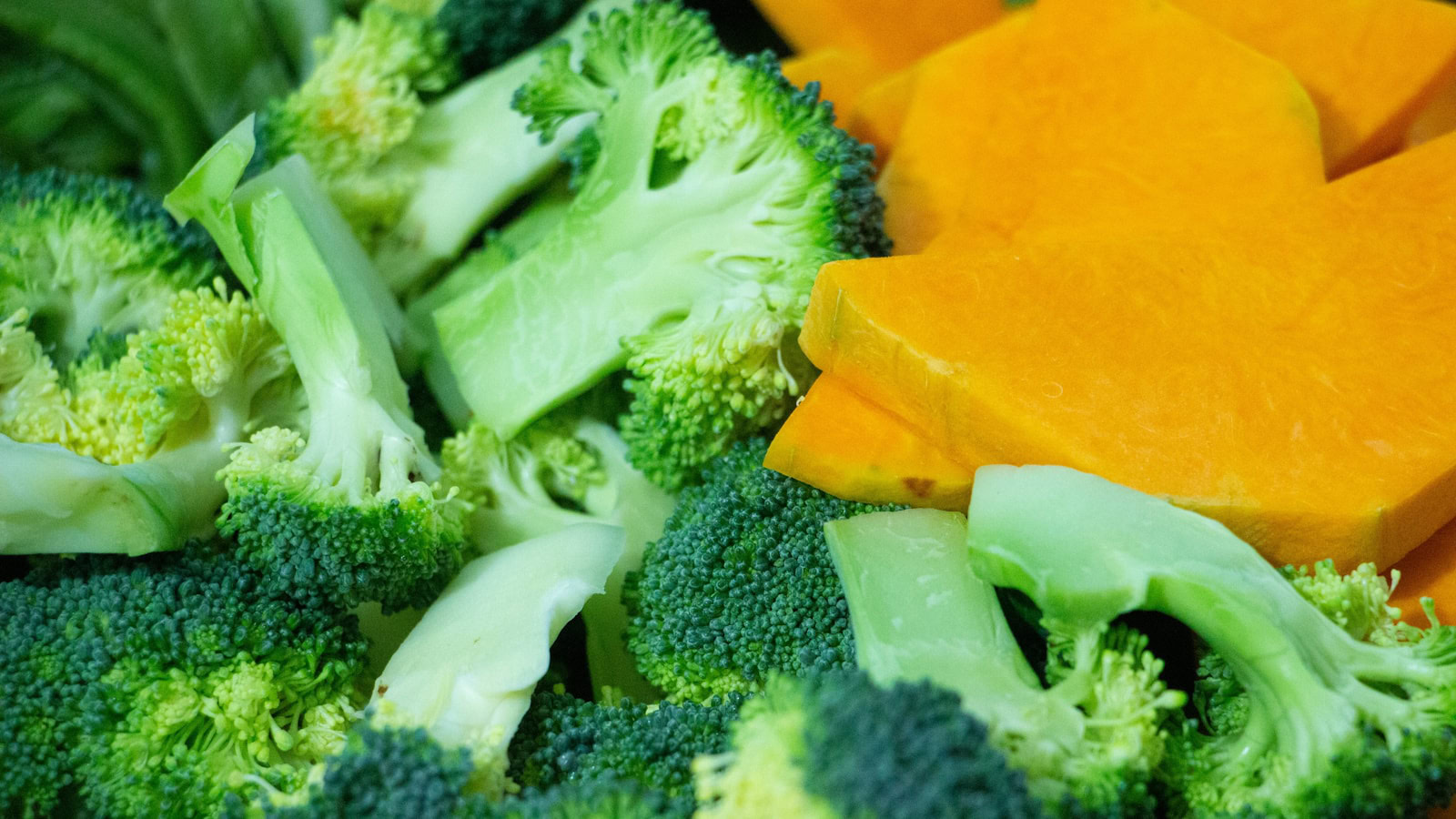 Blog 3 A close up of broccoli and carrots on a plate
